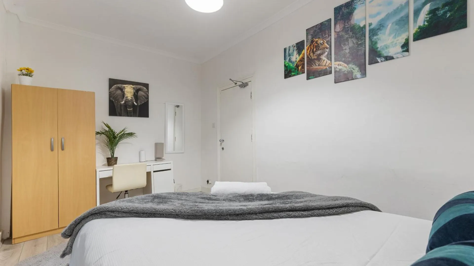 Cozy City Retreat With 4 Bedrooms For Up To 10 Guests London Apartment